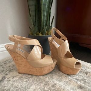 Steve Madden Wheatley Blush Nude patent wedges